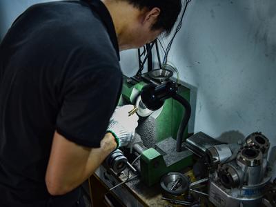 零部件打磨
